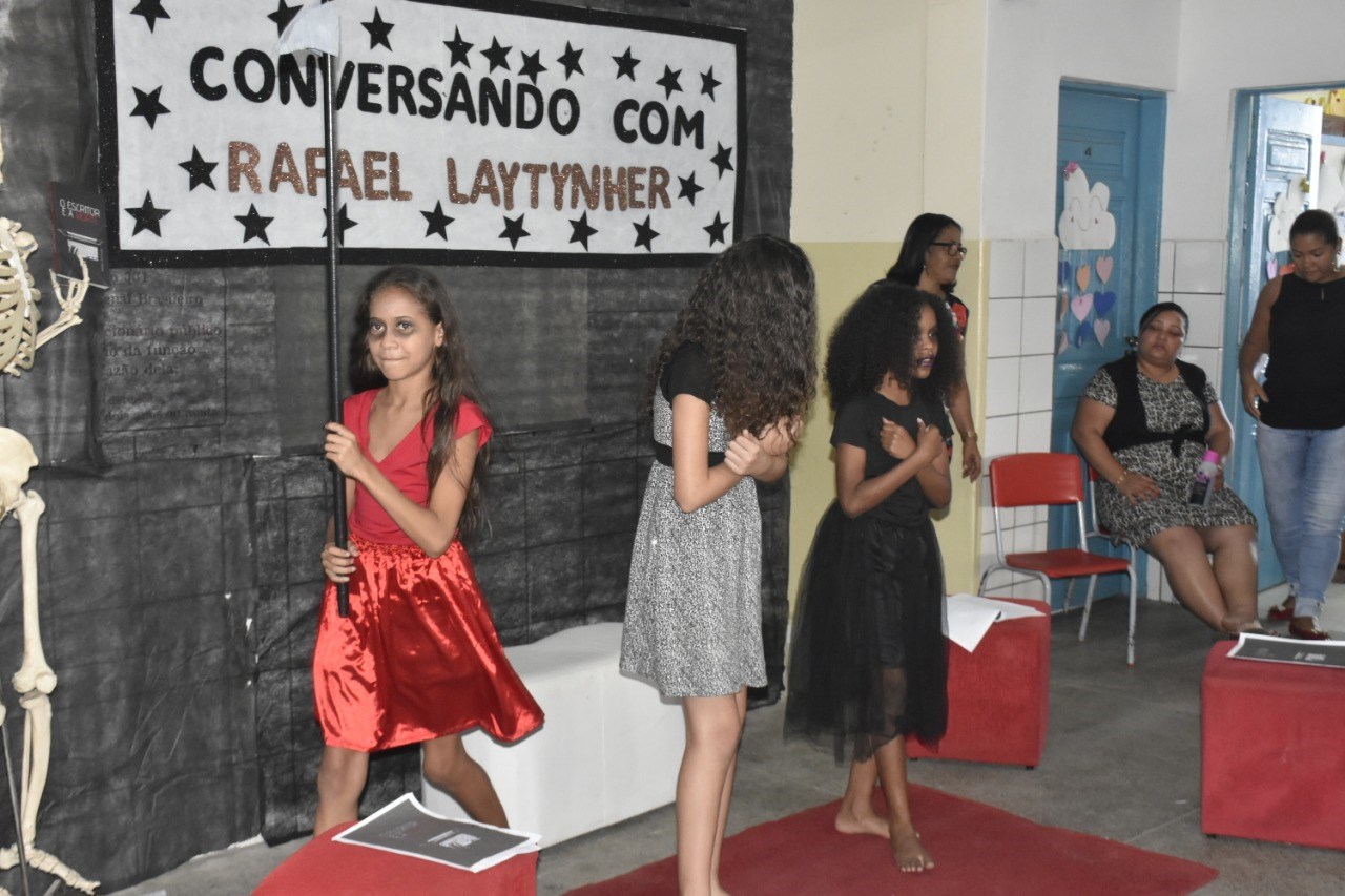 Camacã: Projeto “Encontro com Escritor” recebe alunos do GE Presidente Médici
